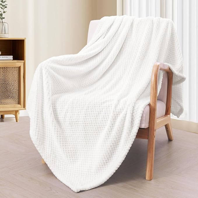 Exclusivo Mezcla Fleece Bed Blanket Queen Size, Super Soft and Warm Blankets - Image 4