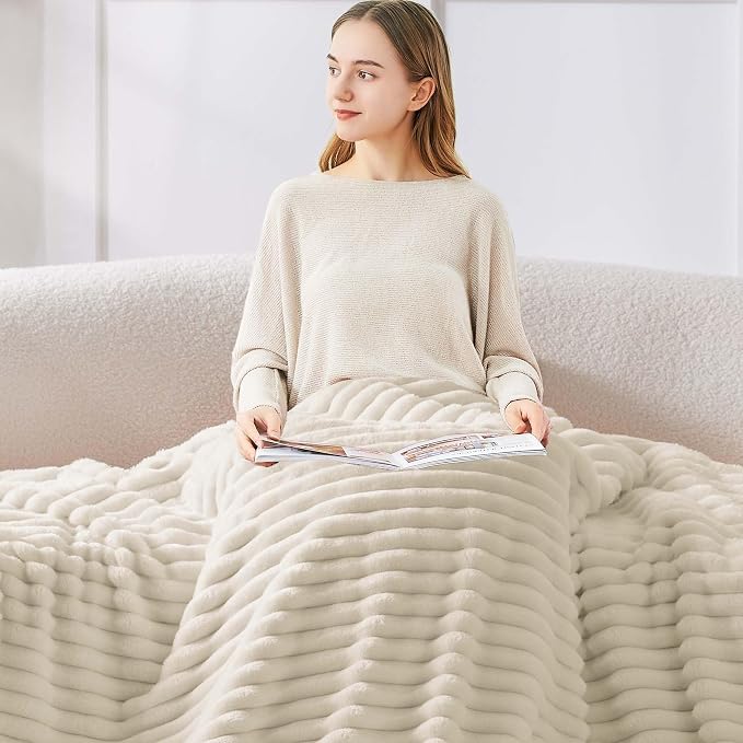 BEDELITE Twin Blanket for Couch & Bed, 300GSM Soft & Warm Fleece Blanket - Image 3