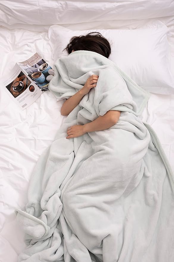 Mellowdy Extra Thick Hearty Plush Flannel Blanket (Pale Mint, 60x80) - 500GSM Twin Size Warm Blanket for Winter, Fall | Soft, Fluffy, Cuddly, Perfect for Bed, Oversized Throw for Couch, Sofa