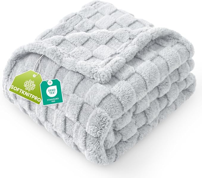 Utopia Bedding Cool Grey Checkered Fleece Queen Blanket by UTOPIABEDDING