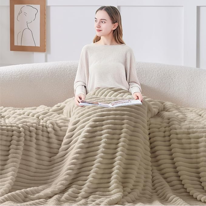 BEDELITE Blankets Queen Size for Bed, 300GSM Soft & Warm Fleece Blanket - Image 2