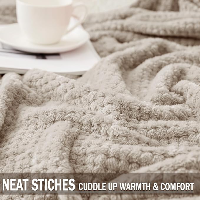 Exclusivo Mezcla Fleece Bed Blanket Queen Size, Super Soft and Warm Blankets - Image 6