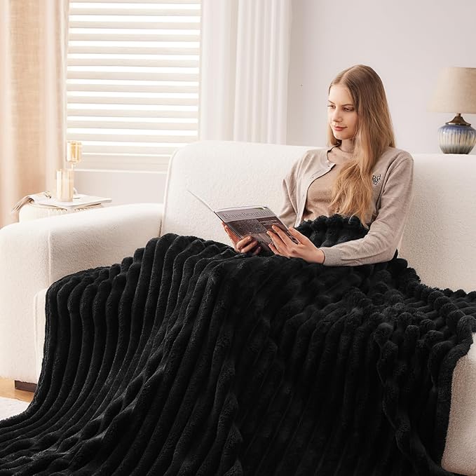 NEWCOSPLAY Super Soft Throw Blanket Black Premium Silky Flannel Fleece 3D Ribbed Jacquard Lightweight Bed Blanket All Season Use (Black Ribbed, Throw(50"x60"))