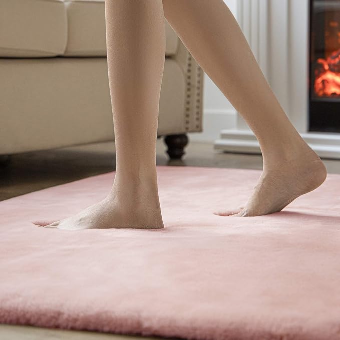 Ashler Faux Fur Rug, Ultra Soft Faux Rabbit Fur, 6 x 9 Feet Rectangle, Machine - Image 4