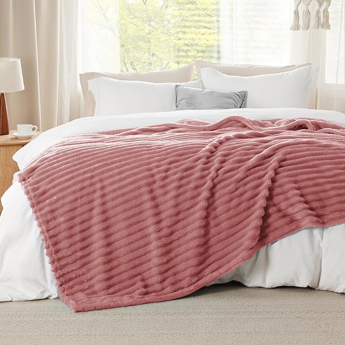 Bedsure GentleSoft Dusty Pink Fleece Queen Blanket - Image 2