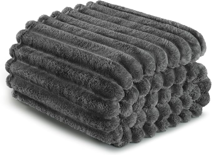 Exclusivo Mezcla Striped California King Size Fleece Blanket - Image 7
