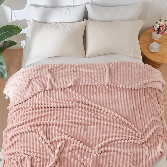 NEWCOSPLAY Fleece Ribbed Cozy King Blanket - Image 8
