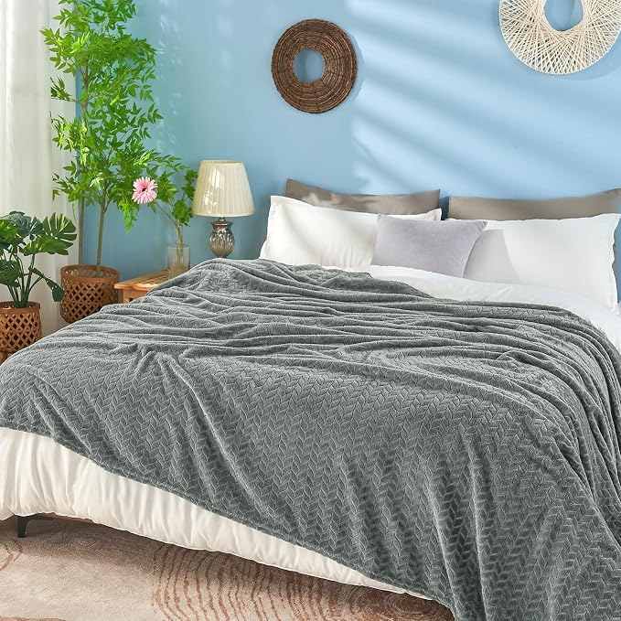 inhand Grey Leaves Pattern Throw Blanket - Image 4