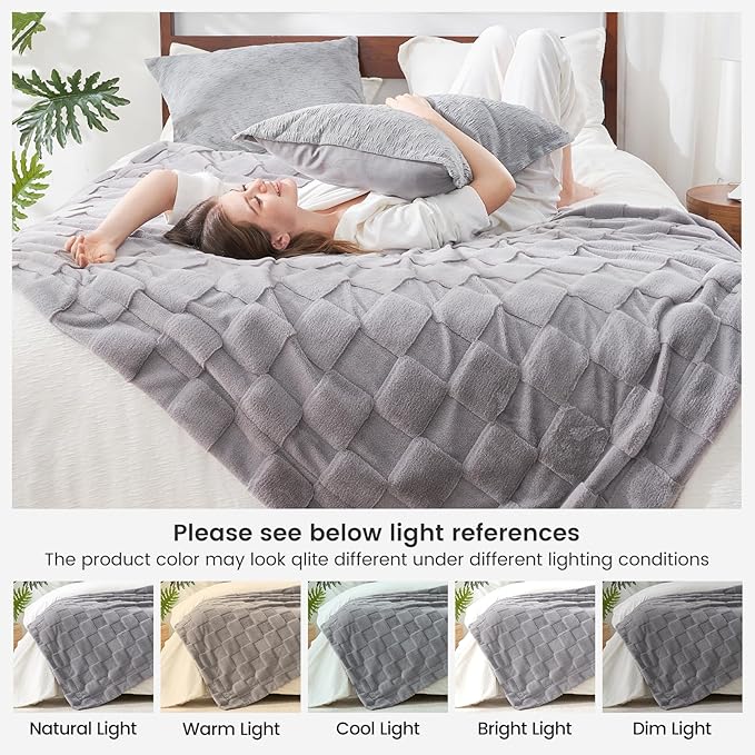 Cozy Bliss Checkered Large Faux Rabbit Fur Grey Twin Bed Blanket, Soft Fuzzy Fluffy Minky Furry Blankets for Couch, Bed, Adults (60 * 80 Inches Light Grey)