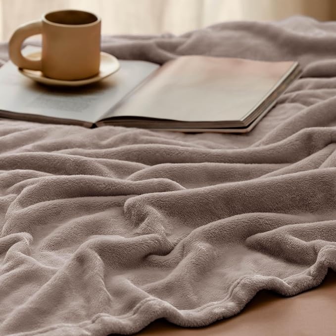 Bedsure GentleSoft Fleece King Size Blankets - Image 5