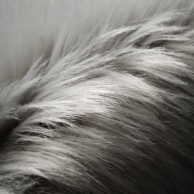 SERISSA 5x5 Fluffy Grey Round Faux Fur Area Rug - Image 5