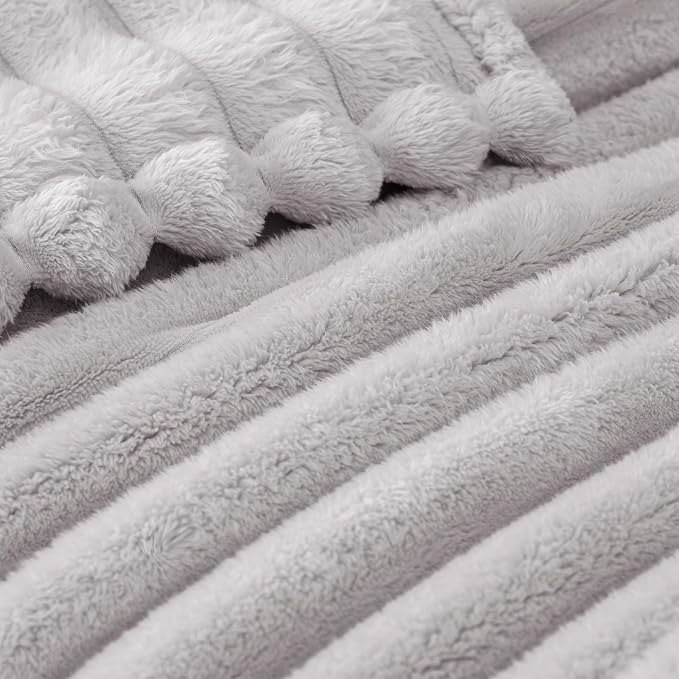 Exclusivo Mezcla King Size Flannel Fleece Blanket, Super Soft Striped Jacquard - Image 4
