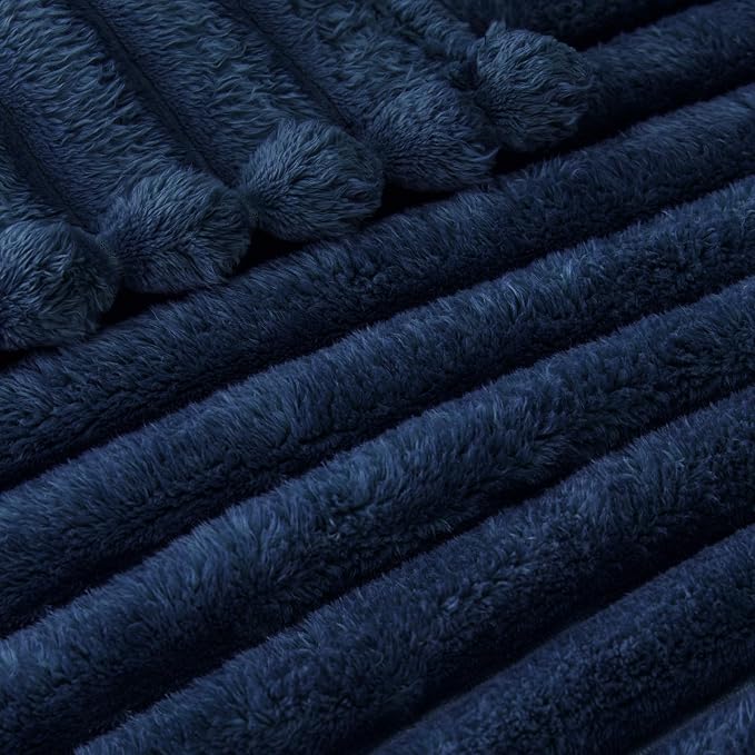 Exclusivo Mezcla Striped Twin Size Fleece Blanket - Image 4
