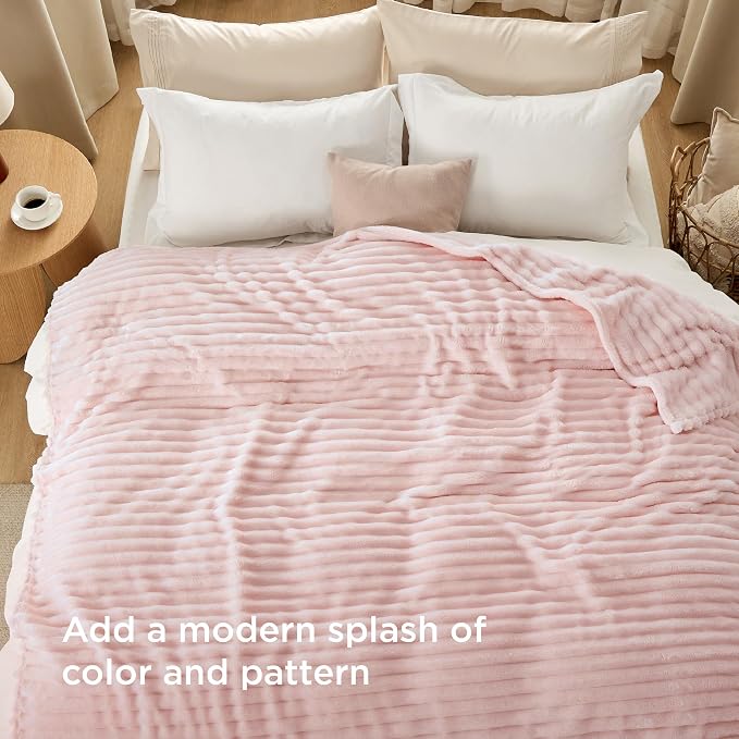 Bedsure GentleSoft Crystal Pink Full Blanket - Image 3