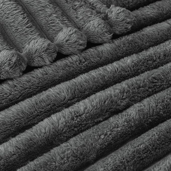 Exclusivo Mezcla Striped King Size Fleece Blanket - Image 4