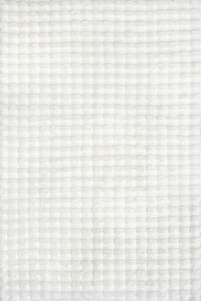 nuLOOM Jeni Solid Faux Rabbit Machine Washable Accent Rug, 2x3, Off-White