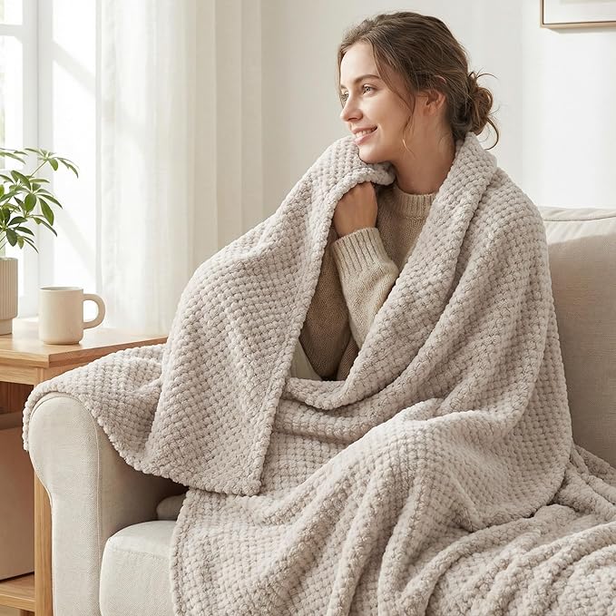 Exclusivo Mezcla Fleece Bed Blanket Queen Size, Super Soft and Warm Blankets - Image 2