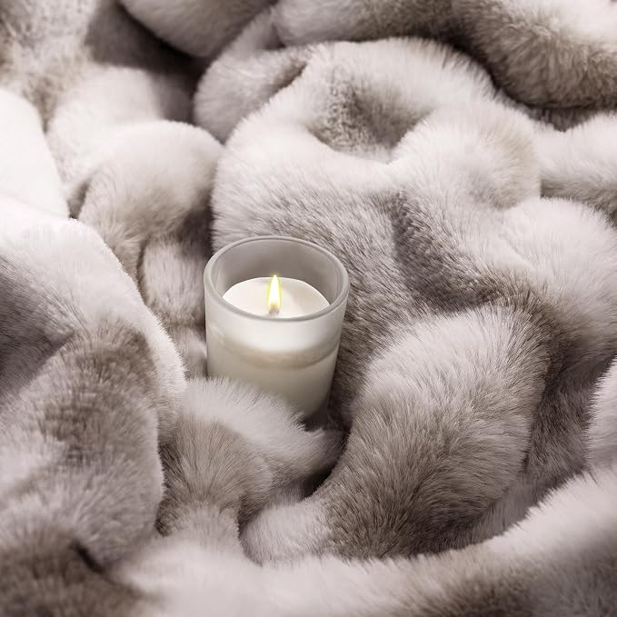 Luxury 1000GSM Faux Rabbit Fur Throw Blanket, Super Heavy Warm Cozy Grey - Image 8