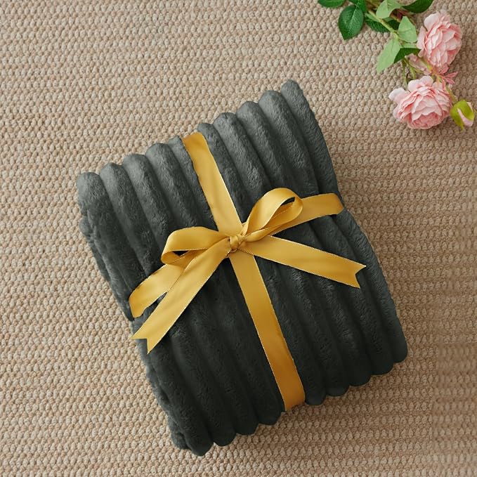 BEDELITE Fleece Throw Blanket for Couch - Image 2