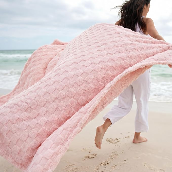 Bedsure GentleSoft Baby Pink Throw Blanket - Image 2
