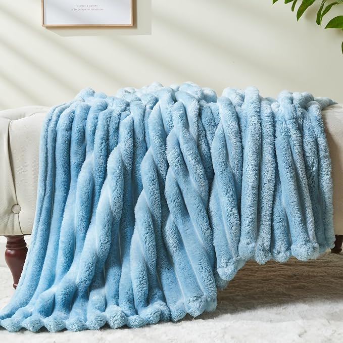 NEWCOSPLAY Fleece Ribbed Cozy King Blanket - Image 8