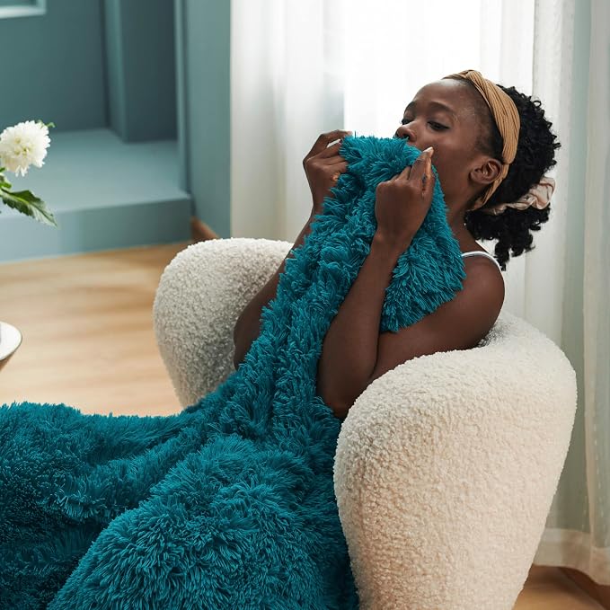 Bedsure GentleSoft Fuzzy Sherpa Faux Fur Twin Blanket Teal Cozy Gifts - Image 2