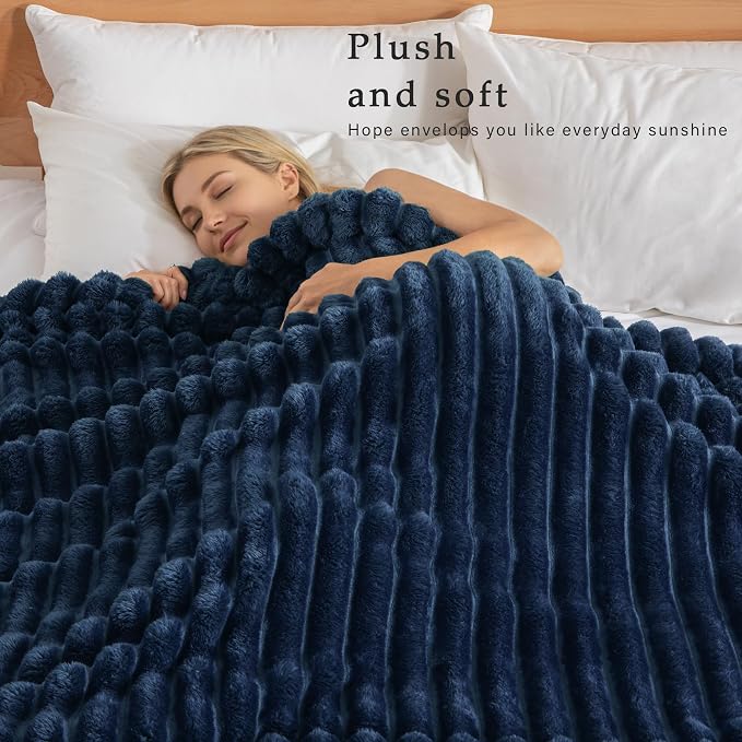Exclusivo Mezcla Striped Queen Size Fleece Blanket - Image 2