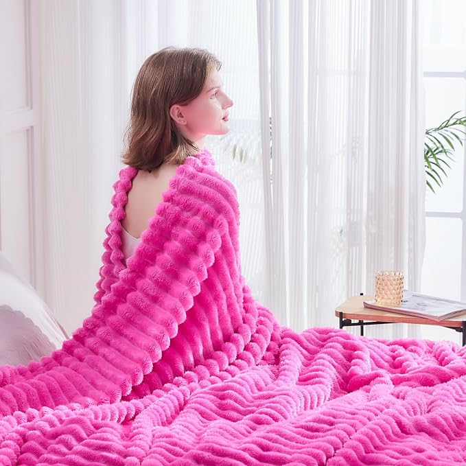 NEWCOSPLAY Fleece Ribbed Cozy Twin Blanket - Image 7