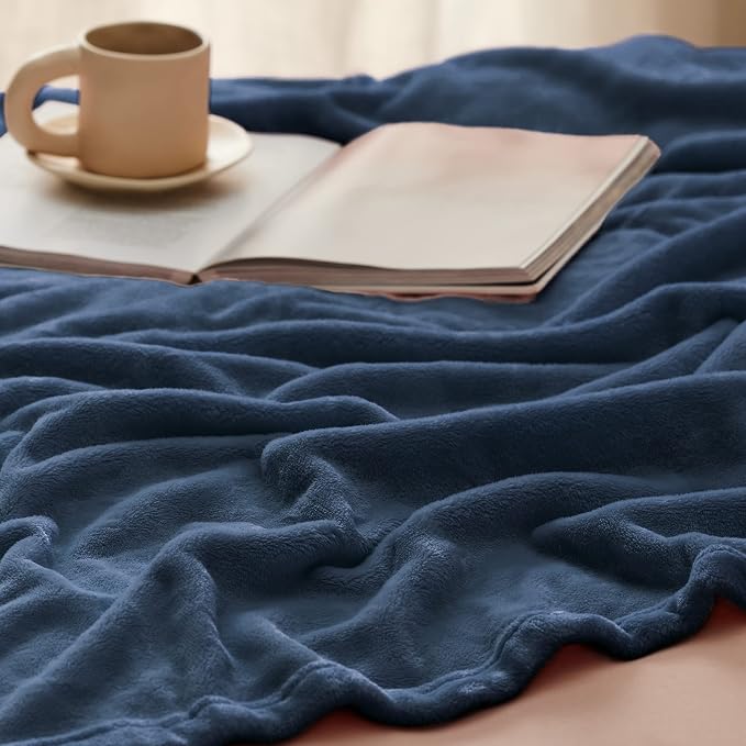 Bedsure GentleSoft Fleece Throw Blanket Blue - Image 5