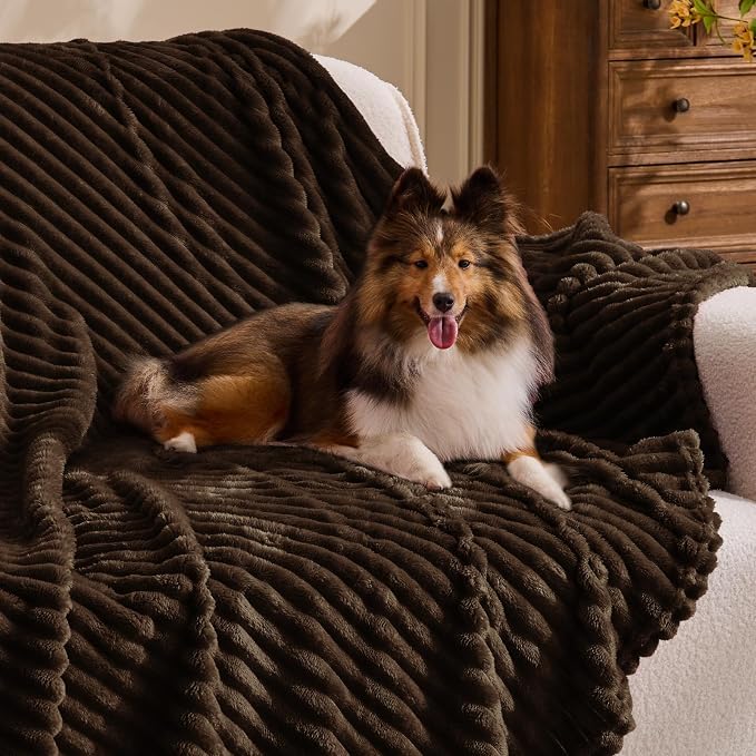 BEDELITE Ribbed Jacquard Dark Brown Fleece Twin Blanket - Image 3