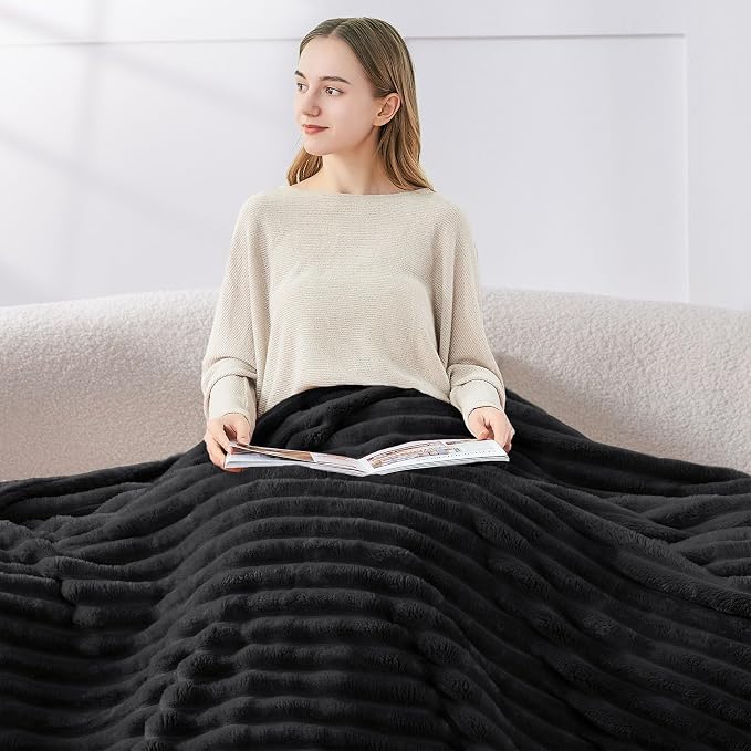 BEDELITE Blankets Queen Size for Bed, 300GSM Soft & Warm Fleece Blanket - Image 3
