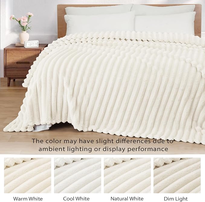 Exclusivo Mezcla Striped Queen Size Fleece Blanket - Image 3