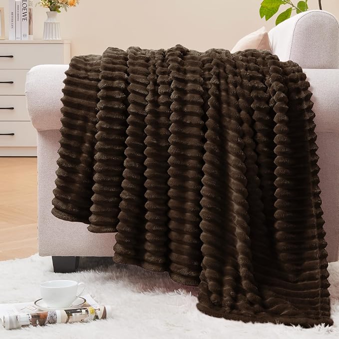 BEDELITE Ribbed Jacquard Dark Brown Fleece Twin Blanket by BEDELITE