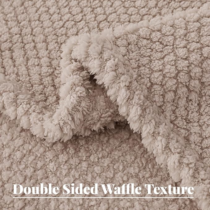 Whale Flotilla King Size Fuzzy Fleece Blanket - Image 6