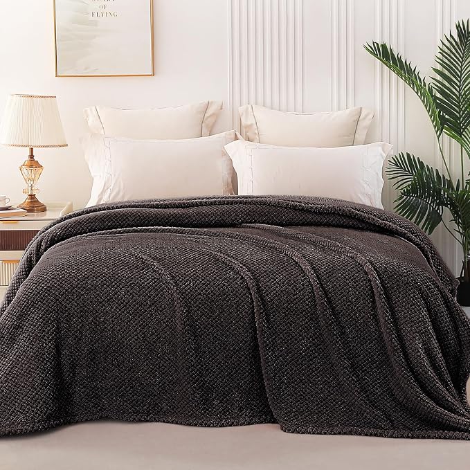 Whale Flotilla Twin Size Fuzzy Fleece Blanket, Fluffy Warm Soft Jacquard Bed - Image 3