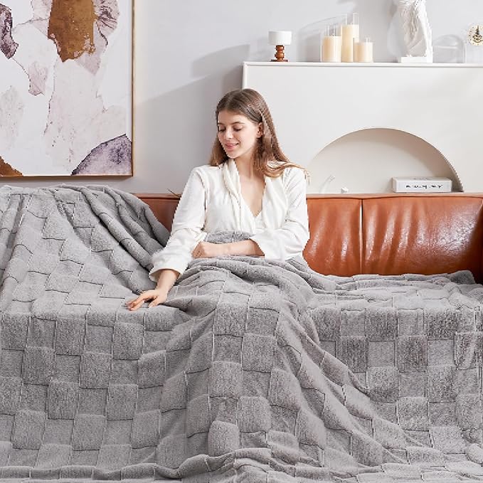 Cozy Bliss Checkered White Faux Rabbit Fur Throw Blanket, Soft Fuzzy Fluffy Minky Cream Furry Blankets for Couch, Bed (Grey, Queen(90" x 90"))