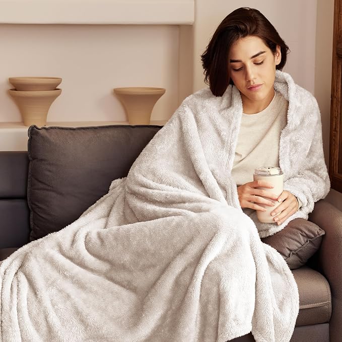 Exclusivo Mezcla Plush Fuzzy Fleece Throw Blanket Extra Large, Super Soft - Image 3