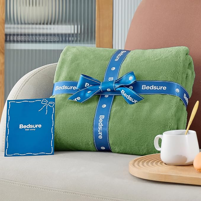 Bedsure GentleSoft Fleece Bed Blankets Full Size Green - Image 7