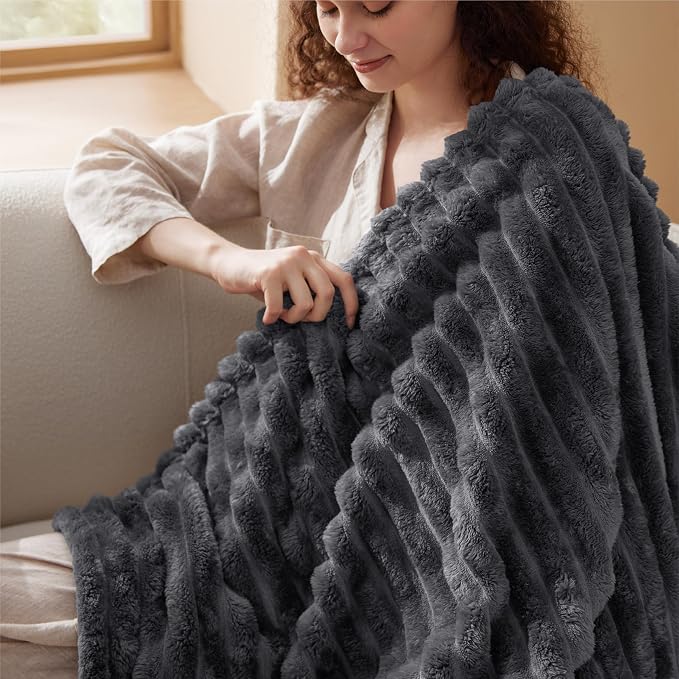 Bedsure GentleSoft Grey Twin Blanket - Image 7
