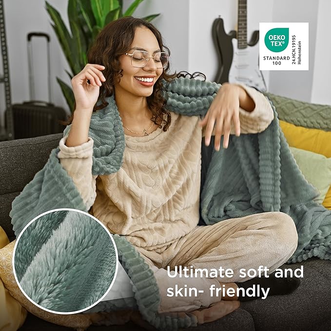 Bedsure GentleSoft Sage Green Fleece Blanket - Image 4