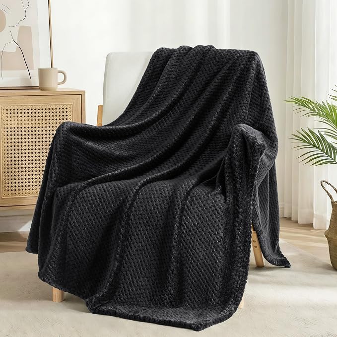 Exclusivo Mezcla Fleece Bed Blanket Queen Size, Super Soft and Warm Blankets - Image 4