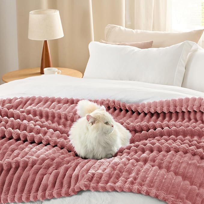 Bedsure GentleSoft Dusty Pink Fleece King Blanket - Image 4