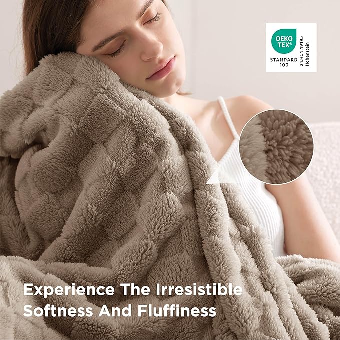 Bedsure GentleSoft Full Size Blankets - Image 4