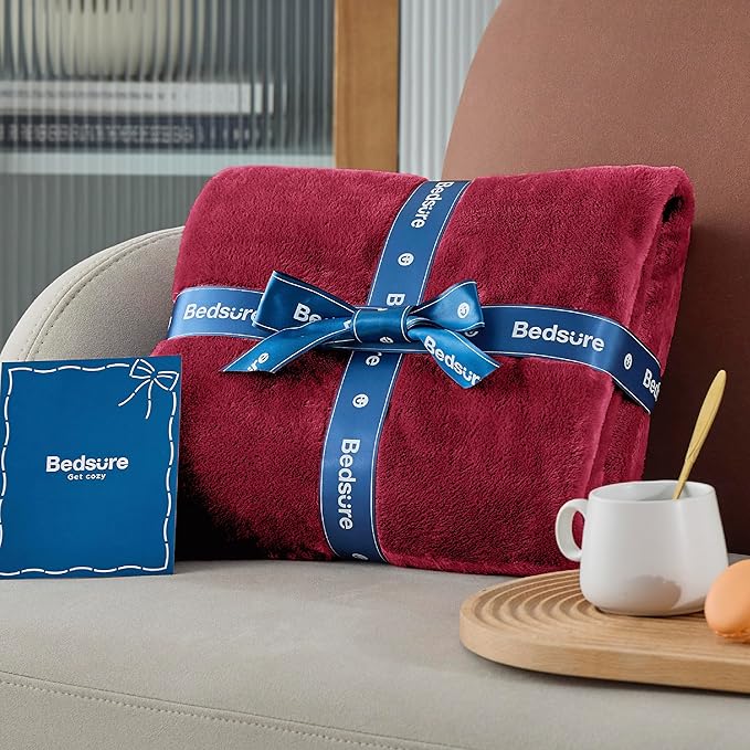 Bedsure GentleSoft Fleece Blanket Twin Size Red - Image 6