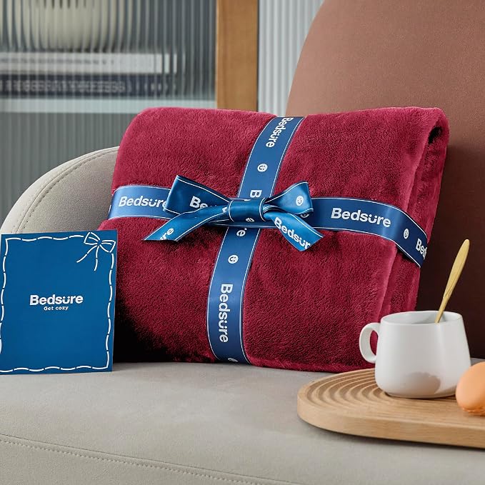 Bedsure GentleSoft Fleece Blanket Twin Size Red - Image 6