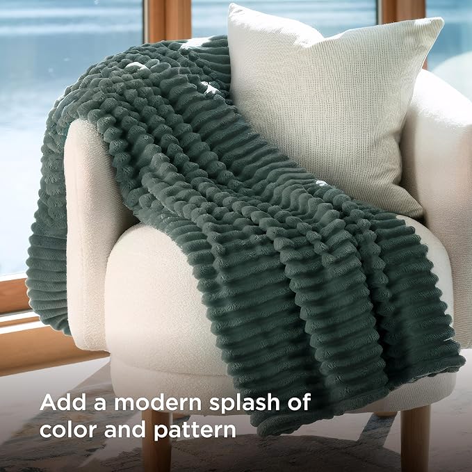 Bedsure GentleSoft Mallard Green Fleece Blanket - Image 4