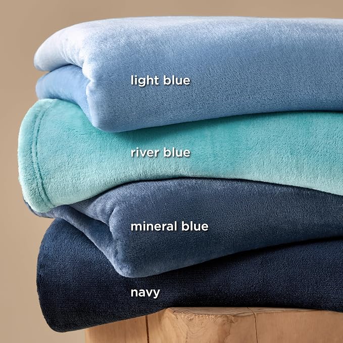 Bedsure GentleSoft Fleece Blanket California King Navy Blue - Image 5