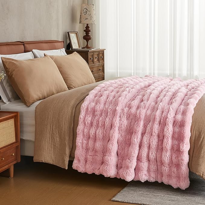 JELLYMONI Faux Fur Throw Blanket, Pink Cozy Plush Bubble Bed Blanket, Thick and Warm, Queen (90" x 90")