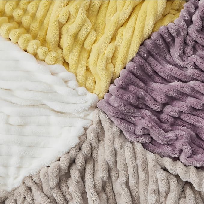 Bedsure GentleSoft Light Purple Full Blanket - Image 7